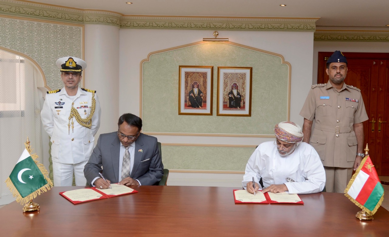 Officials from Pakistan and Oman sign a memorandum of understanding at the Ministry of Defence Complex, Muscat, Oman, on October 20, 2020. (Photo by Pakistan Ministry of Defense)