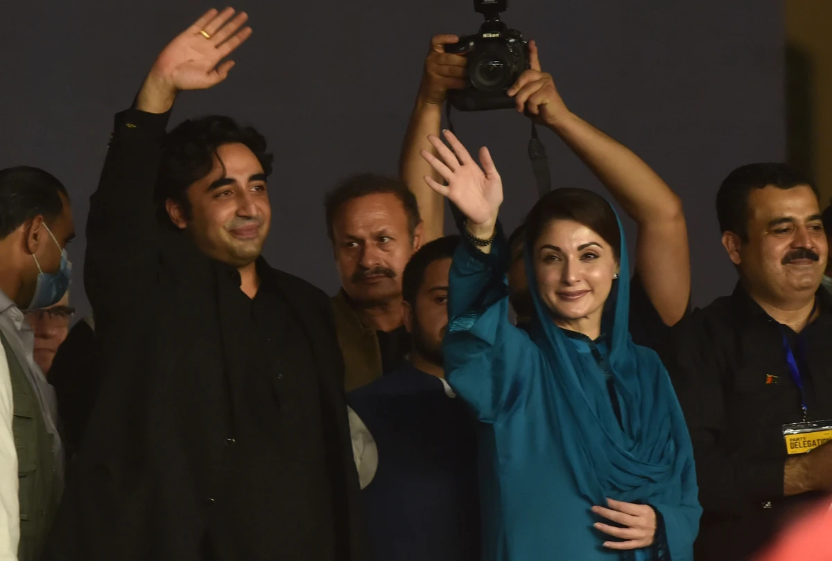 Leader of the newly-formed Pakistan Democratic Movement (PDM), an opposition alliance of 11 parties, Bilawal Bhutto Zardari (L) chairman of the Pakistan Peoples Party and son of former Prime Minister of Pakistan Benazir Bhutto and Maryam Nawaz Sharif (2R), a Pakistani politician and the daughter of former Prime Minister of Pakistan Nawaz Sharif, wave to supporters during the first public rally in the eastern city of Gujranwala on October 16, 2020. (AFP)