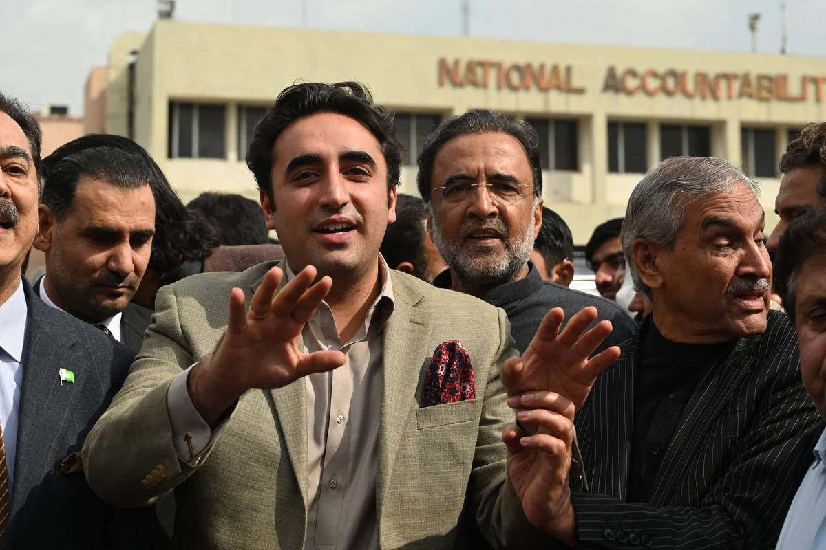 Chairman of Pakistan Peoples Party (PPP) Bilawal Bhutto (C) speaks to the media after appearing before the National Accountability court in relation to a fake bank accounts case, in Islamabad on February 13, 2020. (AFP)