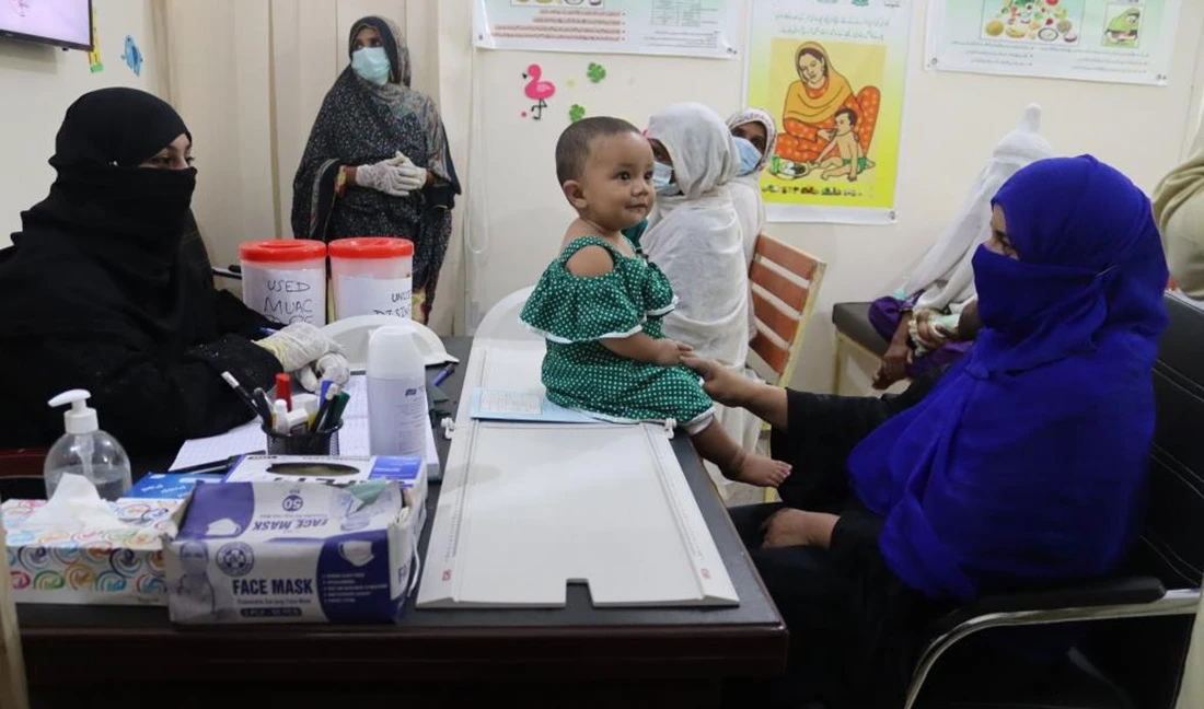 This file photograph shows patients at Ehsaas Nashonuma Centre at Tehsil Headquarters Hospital Jampur in Rajanpur on Sept. 11, 2020. (Photo courtesy: Poverty Alleviation and Social Safety Division/File)
