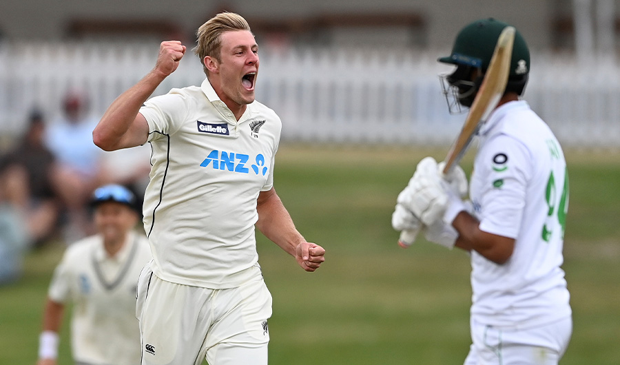 New Zealand bowler Kyle Jamieson celebrates the wicket of Pakistan's Shan Masood, right, during play on day two of the first cricket test between Pakistan and New Zealand at Bay Oval, Mount Maunganui, New Zealand, Sunday, Dec. 27, 2020. (AP)
