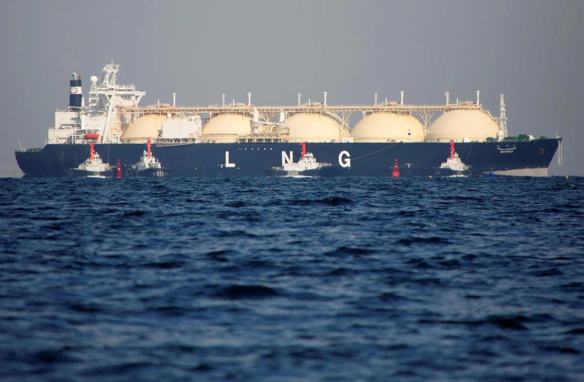 FILE - A liquefied natural gas (LNG) tanker is tugged towards a thermal power station in Futtsu, east of Tokyo, Japan November 13, 2017. (REUTERS)