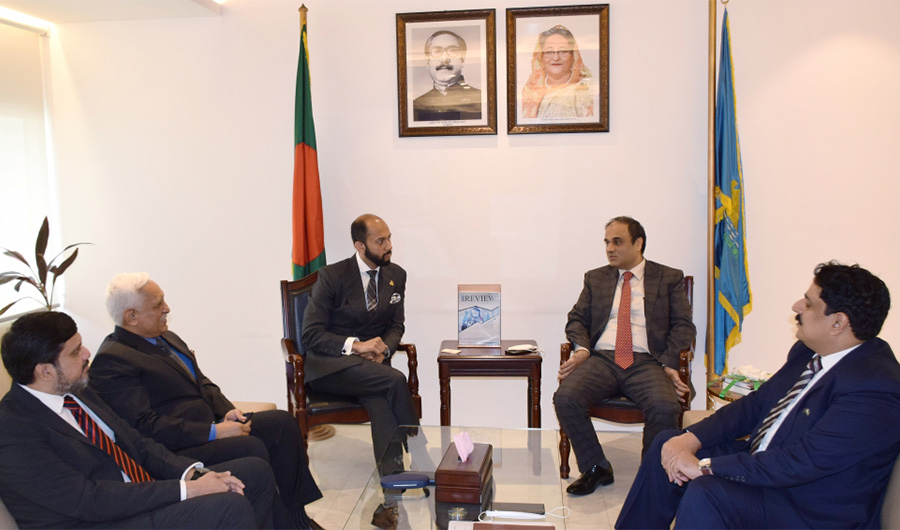 In this photo, Pakistan's High Commissioner to Bangladesh Imran Ahmed Siddiqui (centre right) speaks during a meeting with the President of Dhaka Chamber of Commerce and Industry (DCCI), Rizwan Rahman (centre left) on January 13, 2021. (Photo Courtesy: Dhaka Chamber of Commerce & Industry)