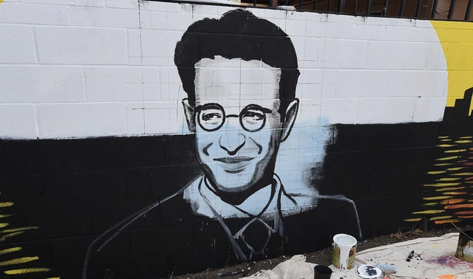 A portrait by artist Levi Ponce of murdered journalist Daniel Pearl, near his old neighborhood in Los Angeles, California on May 23, 2015. (AFP/ File)
