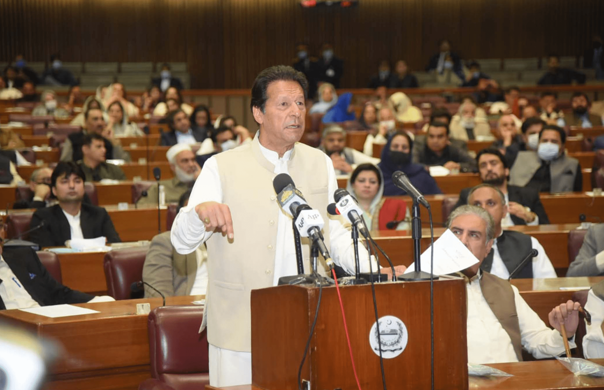 Prime Minister Imran Khan addresses the National Assembly after getting vote of confidence in Islamabad on 6th March, 2021. (PID Photo)