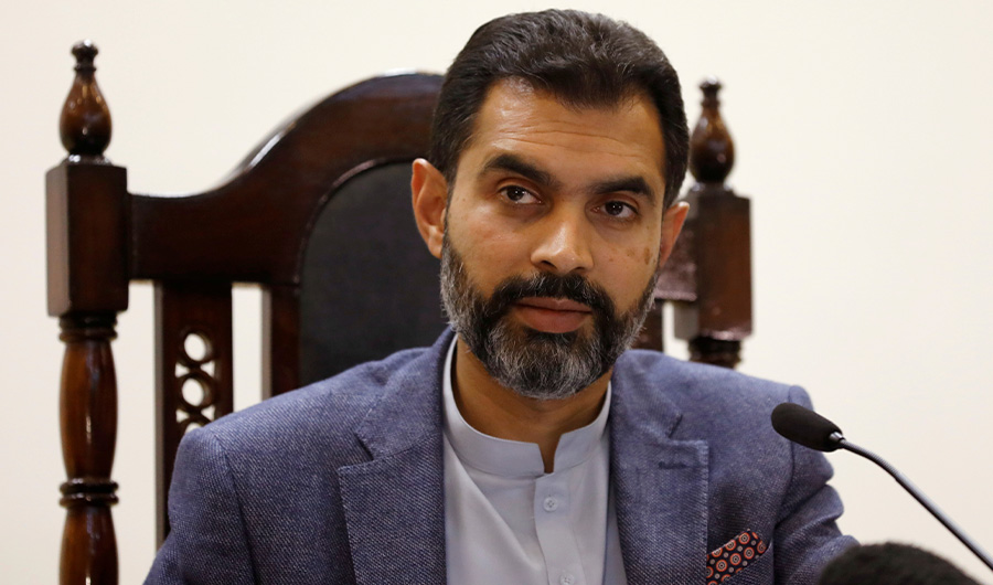 Reza Baqir, Governor of the State Bank of Pakistan (SBP), takes a question from a reporter (not pictured) during a news conference at the head office in Karachi, Pakistan July 16, 2019. (REUTERS/File)