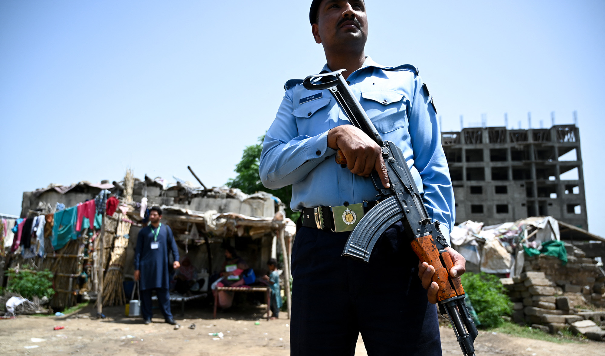 A Pakistani policeman on duty in Pakistan's federal capital, Islamabad, on April 26, 2019. (AFP/File)