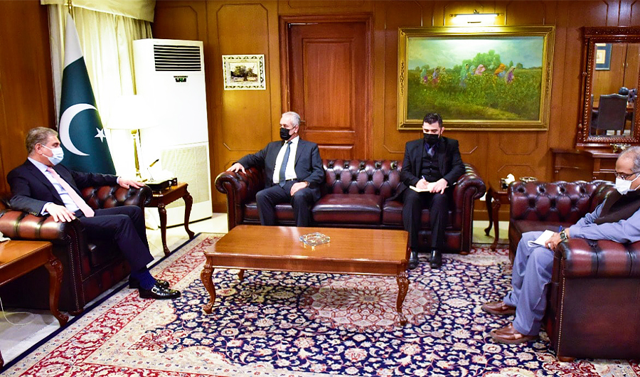 Ambassador of Palestine to Pakistan, Ahmed Ameen Rabei (second left) calls on Pakistan's Minister of Foreign Affairs, Shah Mahmood Qureshi (first left) in Islamabad, Pakistan, on May 17, 2021. (Photo courtesy: Shah Mahmood Qureshi/Facebook)