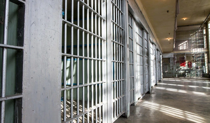 According to an official count, there are roughly 3,400 Pakistani prisoners in Saudi prisons. (Shutterstock)