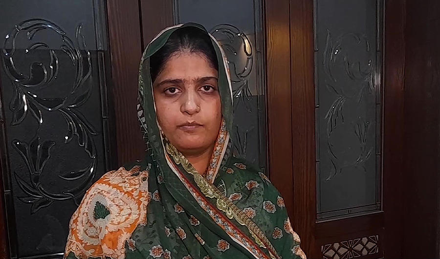 This photo shows Ayesha Mazhar, a single mother of a three-year-old from Quetta whose live call to Prime Minister Imran Khan went viral. (AN photo)