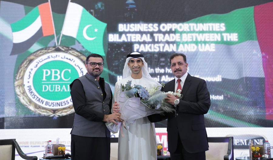 United Arab Emirates’ Minister of State for Foreign Trade, Dr. Thani bin Ahmed Al Zeyoudi (center), attends second trade session organized by Pakistan Business Council in Dubai on June 15, 2021. (Photo courtesy: APP)
