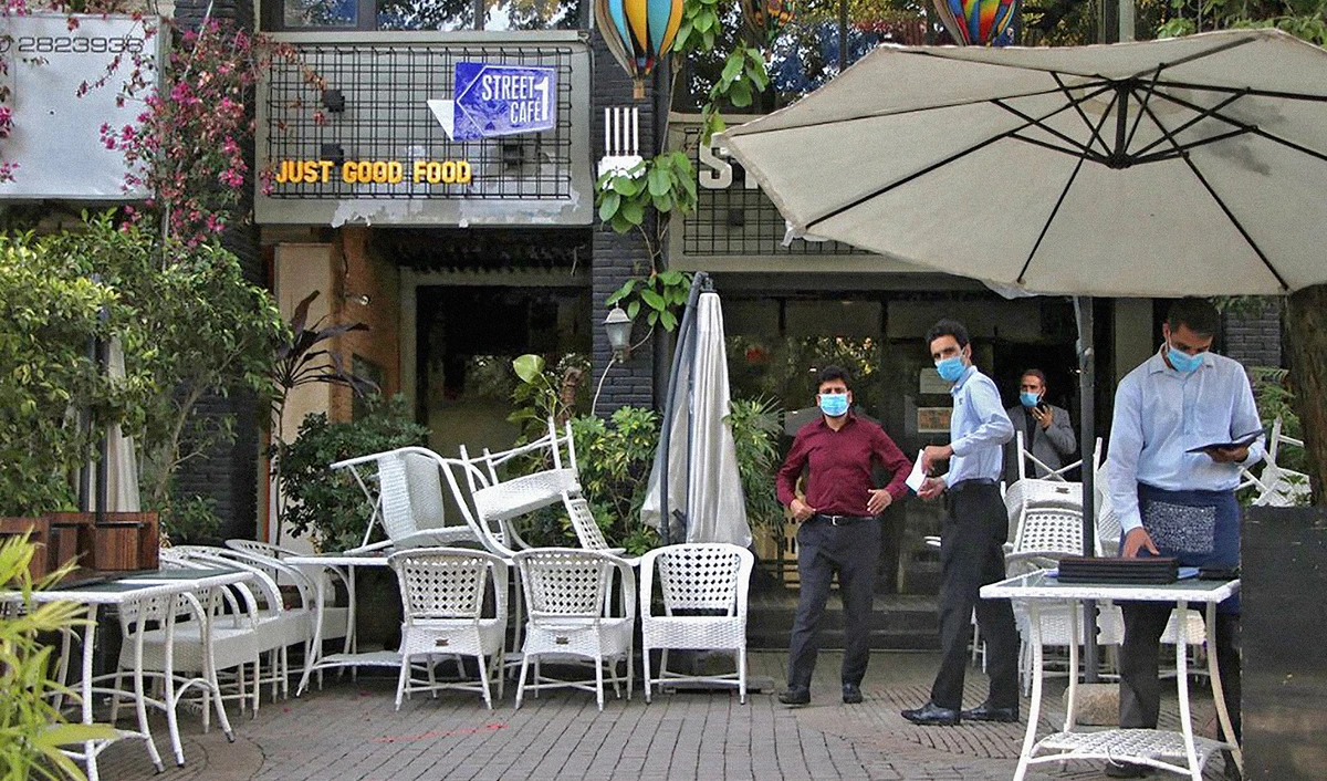 Small restaurants in Rawalpindi Saddar Bazaar make arrangements for outdoor dining on Friday, June 4, 2021, since indoor dining remains closed for customers due to the coronavirus pandemic. (Photo courtesy: All-Rawalpindi Restaurant Association)