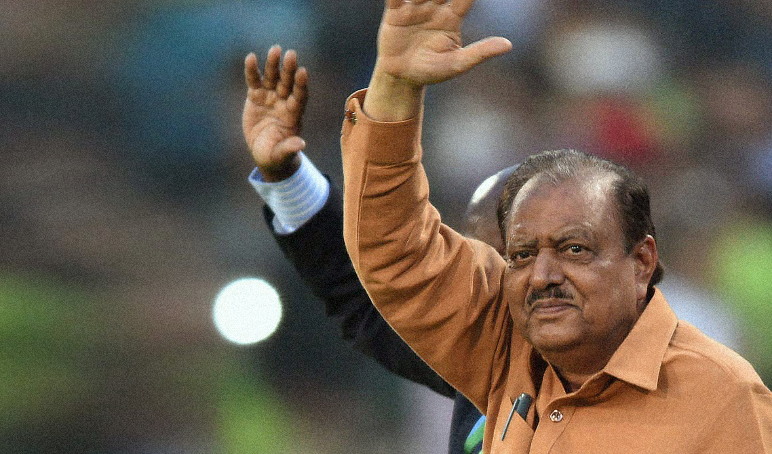 Pakistan's President Mamnoon Hussain waves before the start of the first International T20 cricket match at the Gaddafi Cricket Stadium in Lahore on May 22, 2015. (AFP/File)