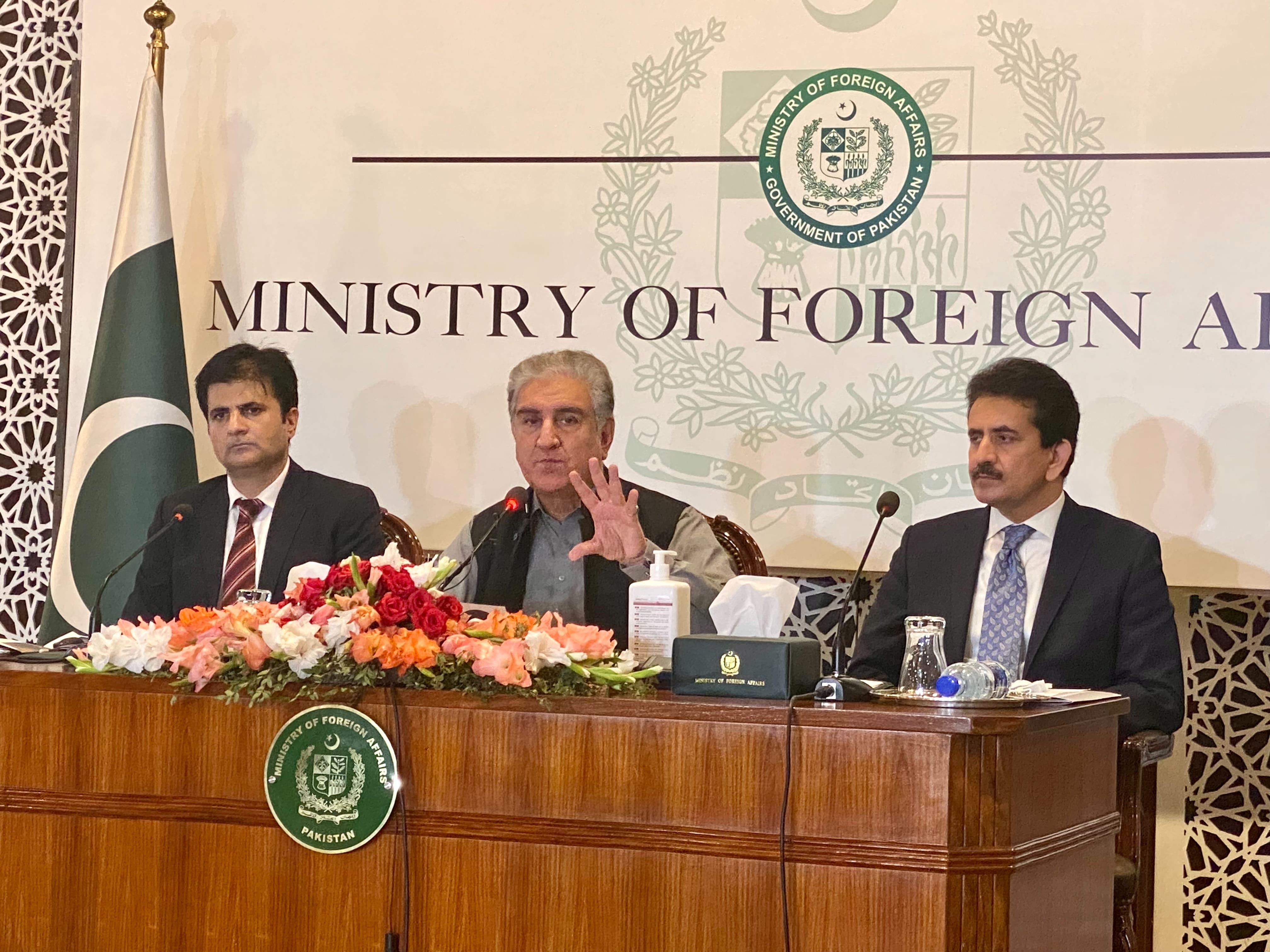 Pakistan’s foreign minister Shah Mahmood Qureshi (C) is addressing a press conference in Islamabad on August 12, 2021. (AN Photo)