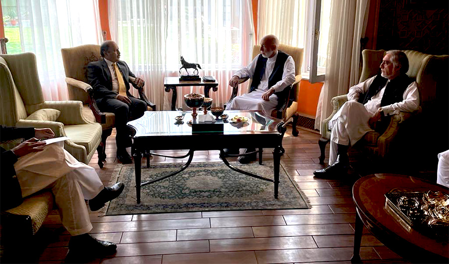 Former Afghan President Hamid Karzai, (2nd from right) former Afghan National reconciliation head Abdullah Abdullah (right) & Pakistan's envoy to Afghanistan Mansoor Ahmad Khan (left) meet in Kabul on August 19, 2021. (Photo courtesy: Mansoor Ahmad Khan)