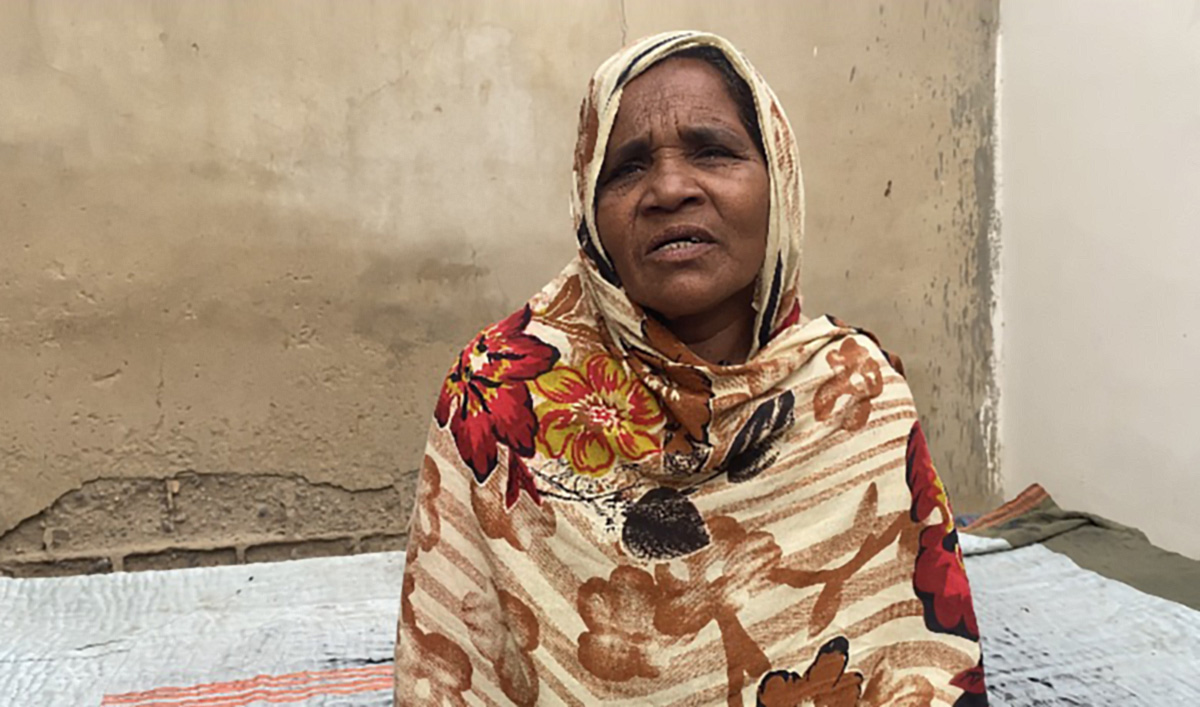 Ruqayya Begum speaks to Arab News at her residence in Manghpir, Karachi, on July 7, 2021. (AN photo/File)