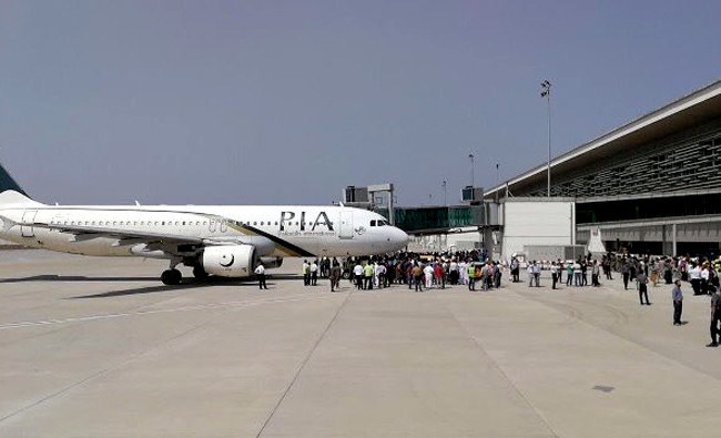 Passengers boarding the mock PIA flight at Benazir International Airport Islamabad on April 7, 2018. (Photo courtesy: Pakistan Civil Aviation Authority)