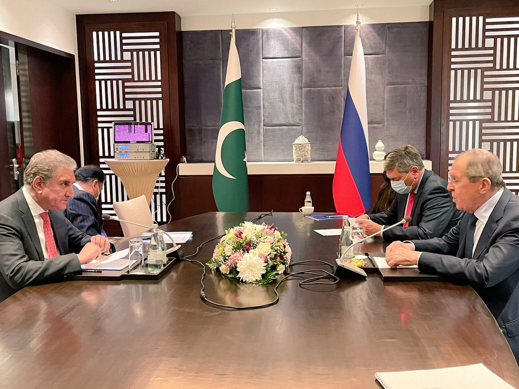 Pakistani Foreign Minister Shah Mahmood Qureshi (first from left) talks to his Russian counterpart Sergey Lavrov (first from right) in Dushanbe, Tajikistan on Sep 16, 2021. (Photo courtesy: Pakistan Foreign office)