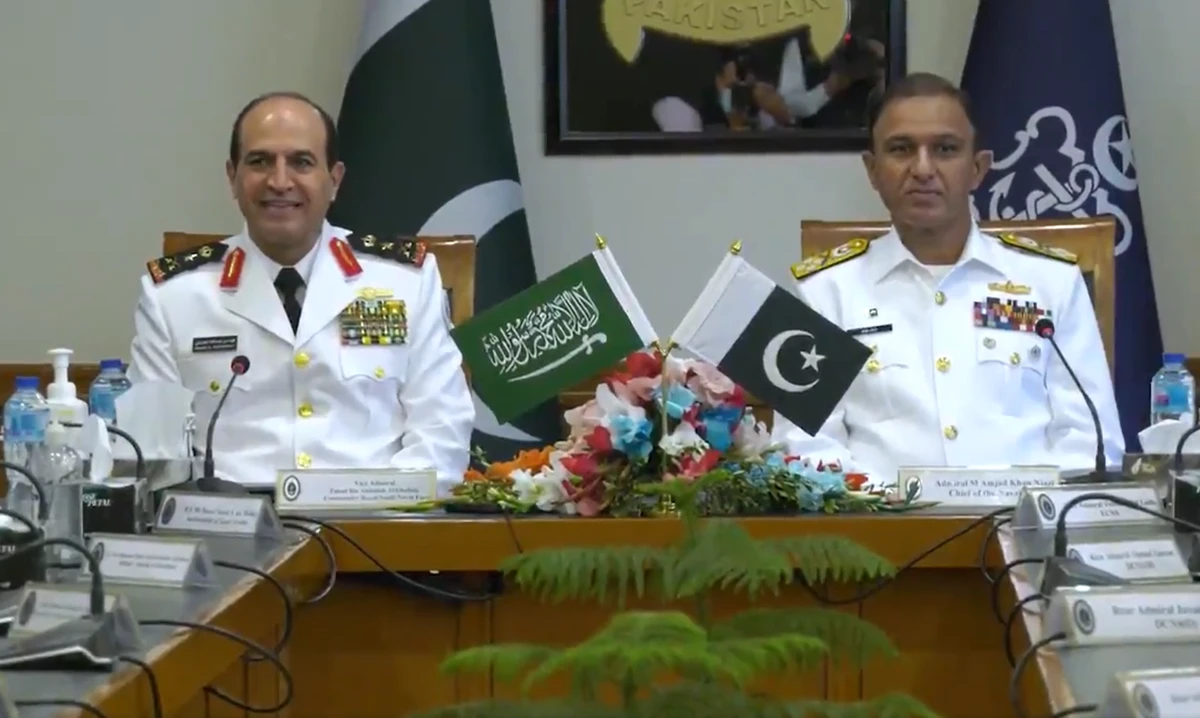 Saudi Naval Forces Commander, General Fahd bin Abdullah Al-Ghufaili (L), met Pakistan navy chief admiral Amjad Khan Niazi (R) in Islamabad, Pakistan on Oct. 5, 2021. (Screengrab form video by Pak Navy Twitter)