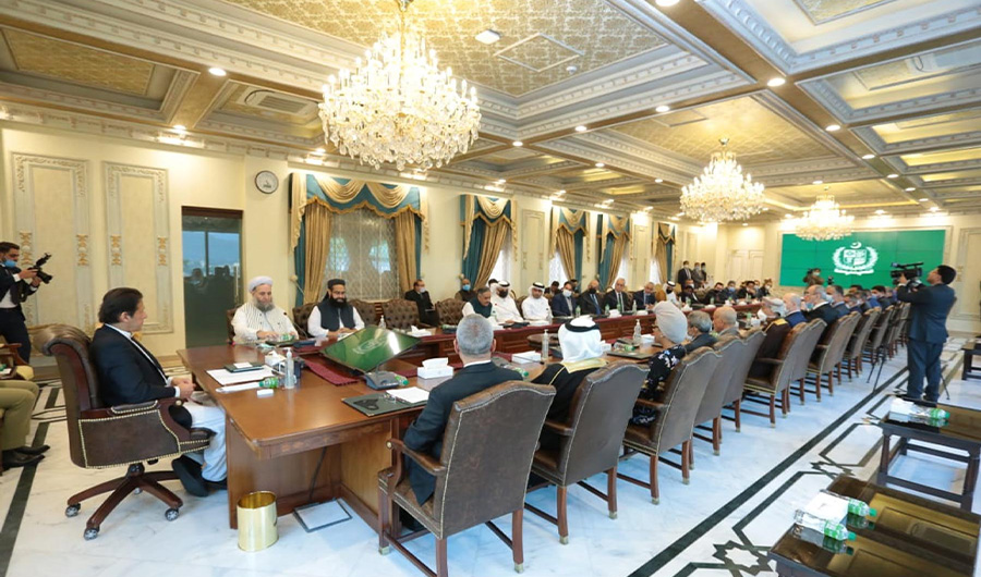 Pakistani PM Imran Khan (second from left) meets Muslim envoys in Islamabad on Nov 4, 2021. (PID)