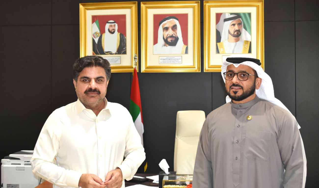 Sindh Minister Nasir Hussain Shah, left, calls on UAE's Consul General Bakheet Al Remeithi in Karachi, Pakistan, on November 16, 2021. (Photo courtesy: @UAE_karachi/Twitter)