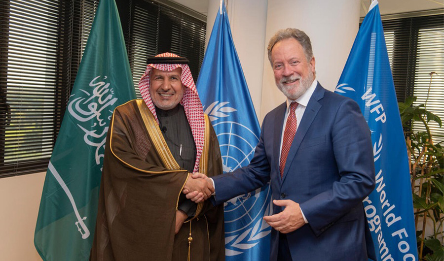 Advisor at the Royal Court and Supervisor General of KSrelief Dr. Abdullah bin Abdulaziz Al Rabeeah (L) and Executive Director of the World Food Program David Beasley (R) pose for a picture in Syria in Rome on Nov 16, 2021. (SPA)