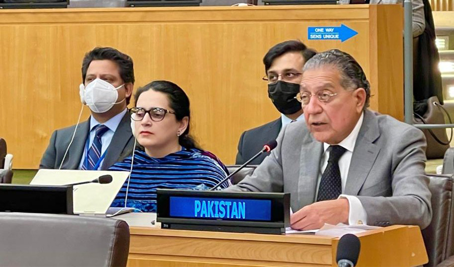 Pakistan’s permanent representative to the United Nations, Munir Akram speaks at UN Security Council on November 16, 2021. (@PakistanPR_UN)