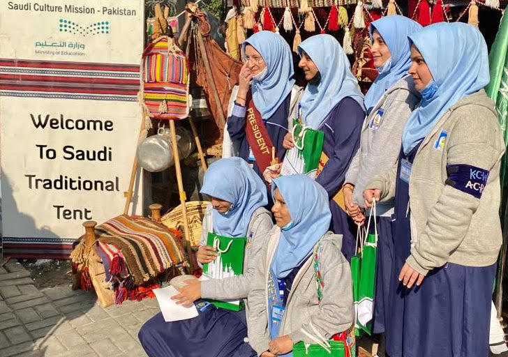 Visitors are posing for pictures in front of a traditional Saudi tent installed at a charity event in Islamabad, Pakistan, on November 27, 2021. (AN photo)