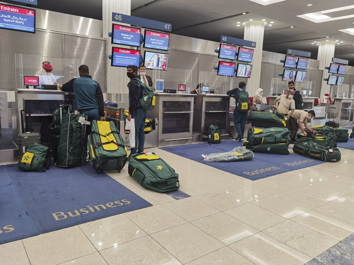 Pakistan cricket team departs from Dubai, UAE to Dhaka on November 12, 2021. (Photo courtesy: PCB)