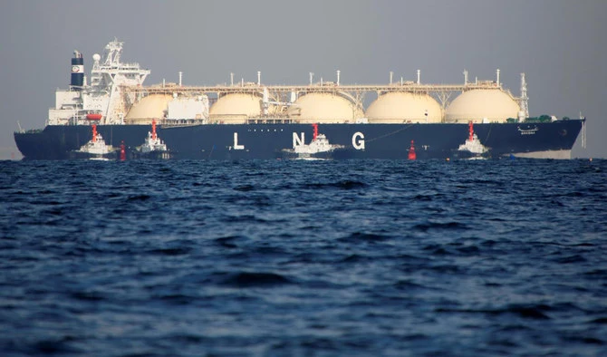 A liquefied natural gas (LNG) tanker is tugged towards a thermal power station in Futtsu, east of Tokyo, Japan, on November 13, 2017. (REUTERS/File)