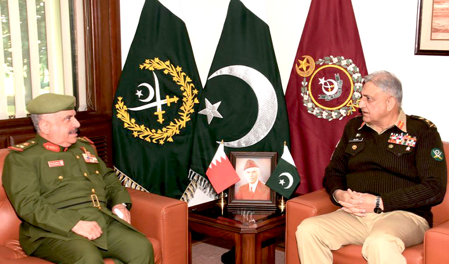 Chief of Staff of the Bahrain National Guard, Major General Sheikh Abdul Aziz Bin Saud Al Khalifa (L) talks to Pakistani Army Chief Gen. Qamar Javed Bajwa in Islamabad on November 30, 2021. (ISPR)
