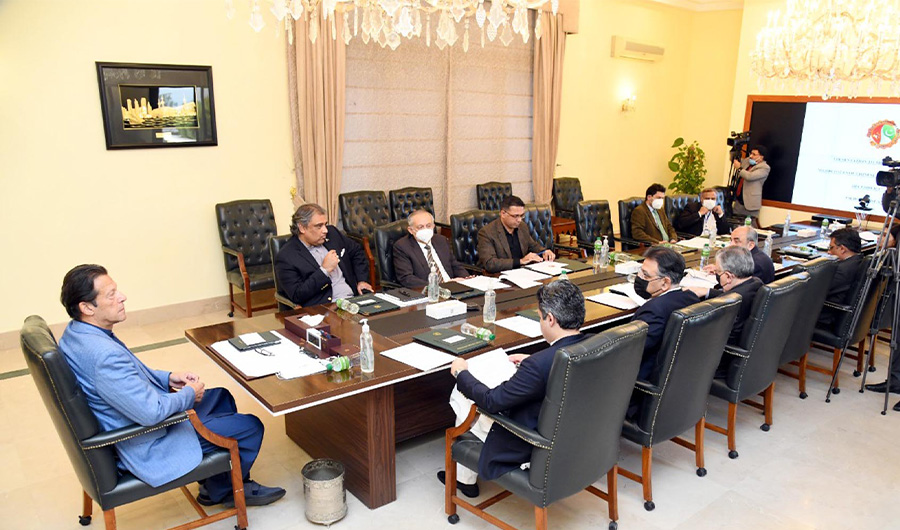 Pakistani Prime Minister Imran Khan chairs a meeting to review progress on CPEC projects held in Islamabad on Dec 1, 2021. (PID)