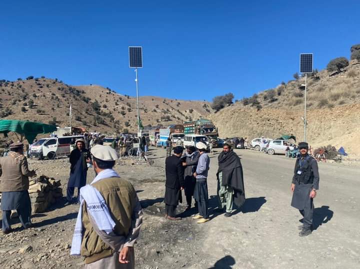 Vehicles carrying displaced Pakistani families from Afghanistan enter the North Waziristan tribal district in Pakistan after crossing the Ghulam Khan border on December 10, 2021. (Photo courtesy: Social Media)