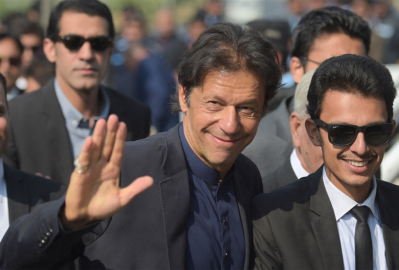 Pakistan's Prime Minister Imran Khan waves as he arrives at the Supreme Court to attend a hearing, in Islamabad, Pakistan, on November 17, 2016. (AFP/File)