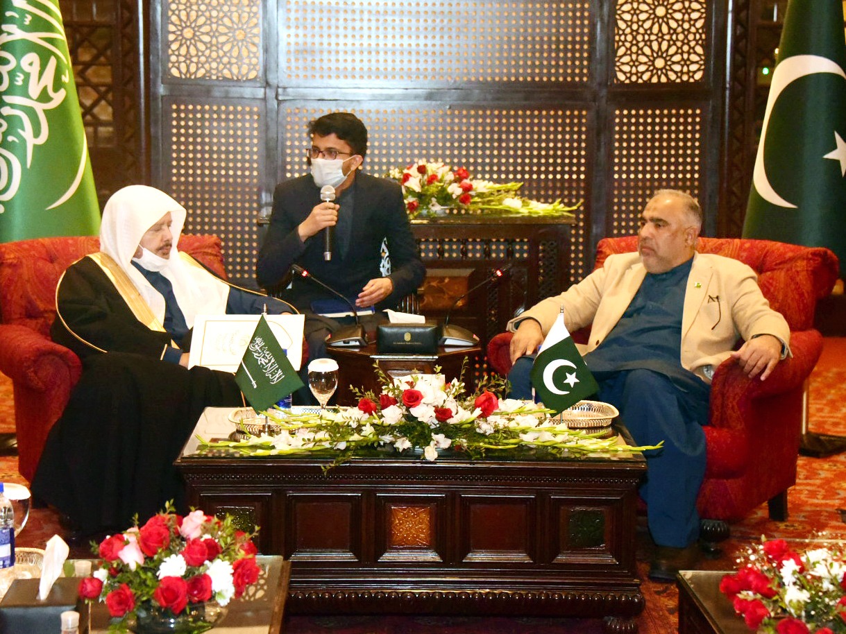Shoura Council Speaker Dr. Abdullah bin Mohammed Al-Asheikh meets Pakistan National Assembly Speaker Asad Qaiser in Islamabad on December 22, 2021. (Photo courtesy: National Assembly)