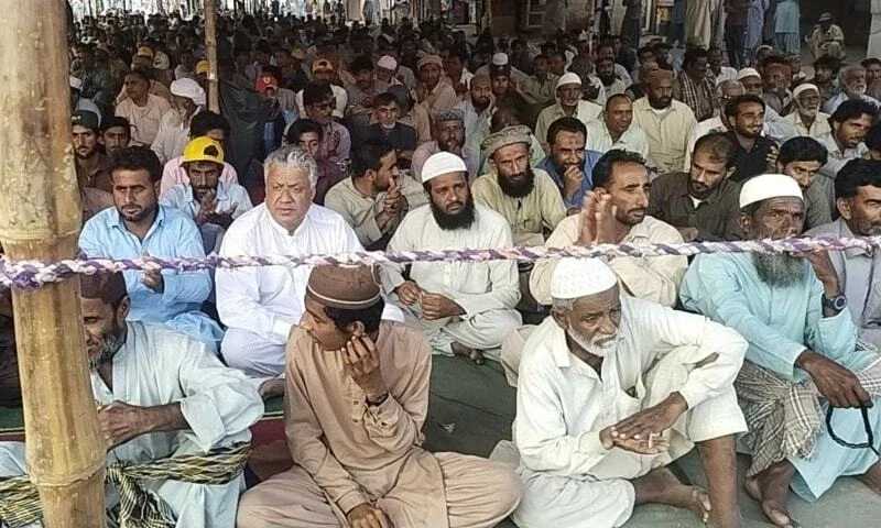 People are protesting over a lack of basic facilities in Pakistan's port city of Gwadar in Balochistan on December 1, 2021. (Photo courtesy: @MHidayatRehman/Twitter)