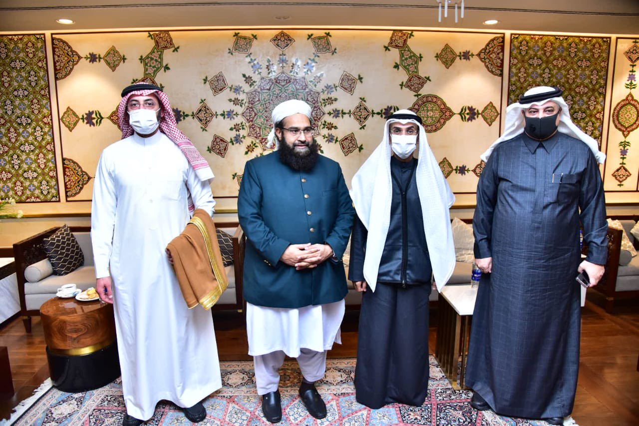 Secretary General of the Gulf Cooperation Council (GCC), Dr. Nayef Falah M. Al-Hajraf (second from right) poses for a group photo upon his arrival in Pakistan on January 5, 2022. (Photo courtesy: Tahir Ashrafi)