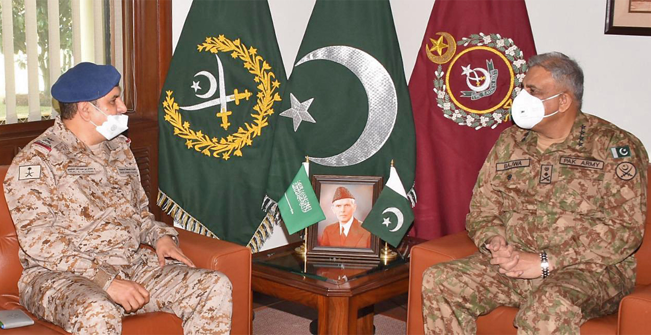 Major General Talal Abdullah Al-Otaibi, military adviser to the Saudi Minister of Defense (left), meets Pakistan's chief of army staff General Qamar Javed Bajwa in Rawalpindi, Pakistan, on January 10, 2022. (ISPR)