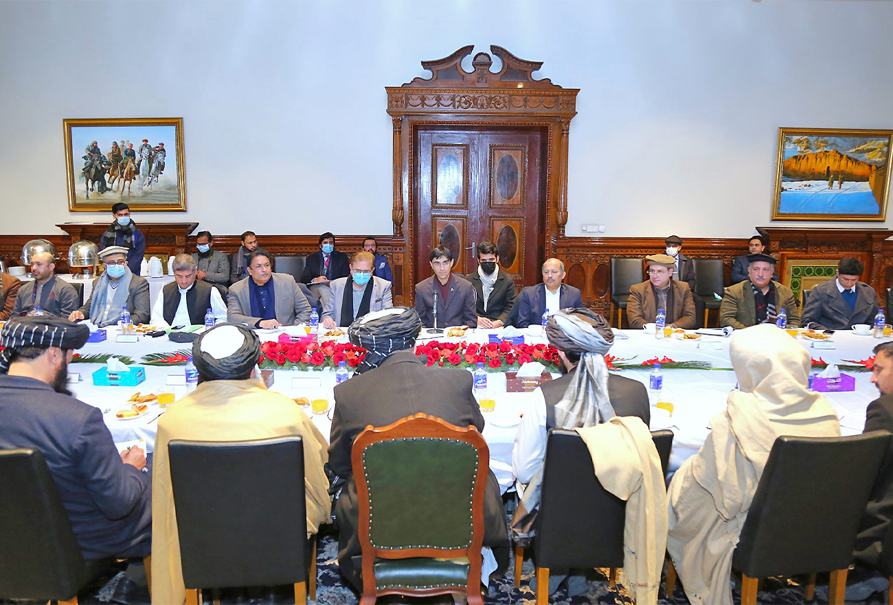 NSA Dr. Moeed Yusuf (5L) along with the Pakistani delegation calls on Afghanistan's Acting Foreign Minister Mawlawi Amir Khan Muttaqi at Storai Palace in Kabul, Afghanistan, on January 29, 2022. (@QaharBalkhi/Twitter)