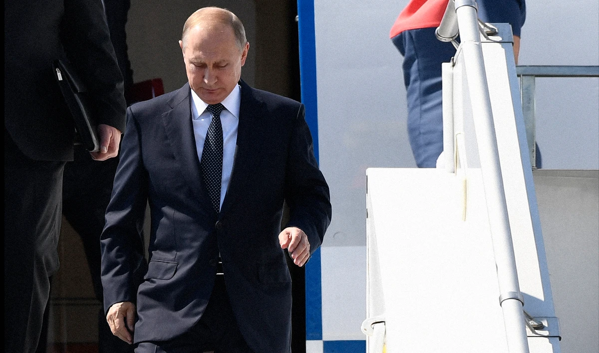 Russian President Vladimir Putin disembarks from an airplane upon arrival at Helsinki-Vantaa Airport in Helsinki, on July 16, 2018. (AFP/File)
