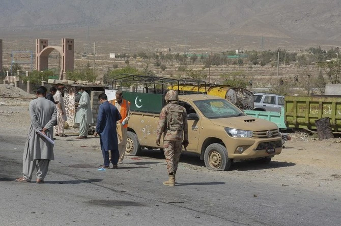 Security personnel examine the site of a blast near a checkpoint in the southwestern city of Quetta, Pakistan on September 5, 2021. (AFP/ File)
