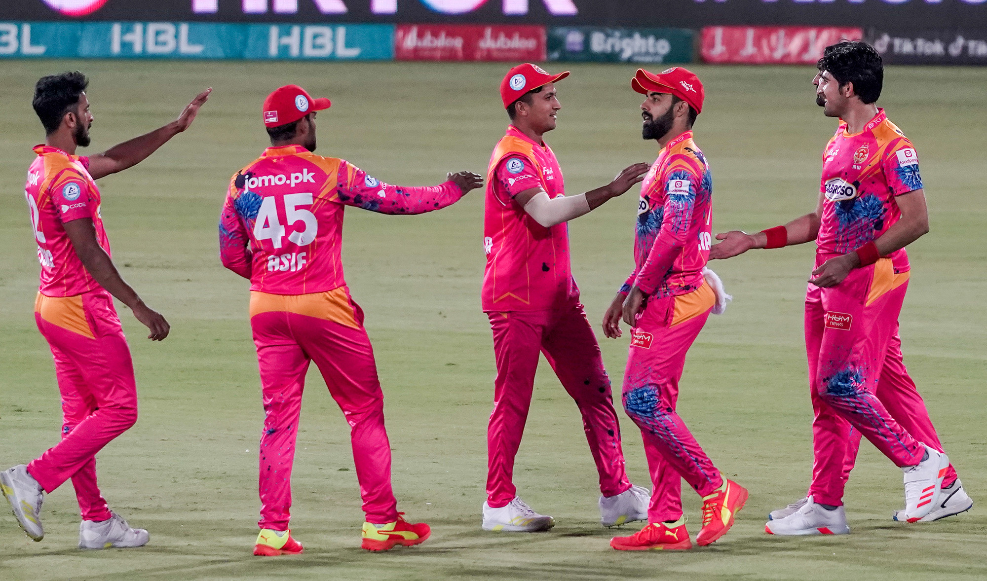 Islamabad United players celebrate after defeating Quetta Gladiators by 43 runs in the tenth game of the ongoing Pakistan Super League at the National Stadium Karachi on February 3, 2022. (Photo courtesy: Pakistan Cricket Board)