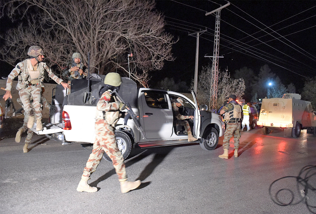 Pakistani army soldiers enter the Balochistan Police Training College in Quetta on October 24, 2016, after militants attacked the police academy. (AFP/File)