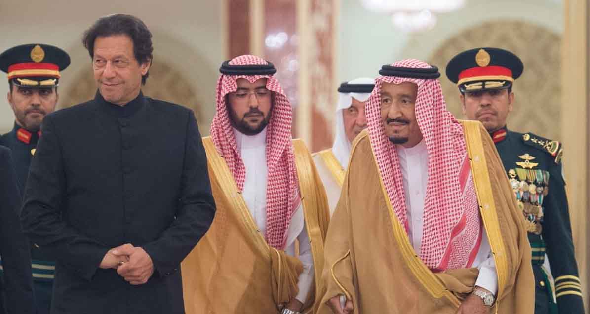 Saudi King Salman, second right, welcoming Pakistani Prime Minister Imran Khan, second left, in Jeddah on September 19, 2018. (SPA/File)