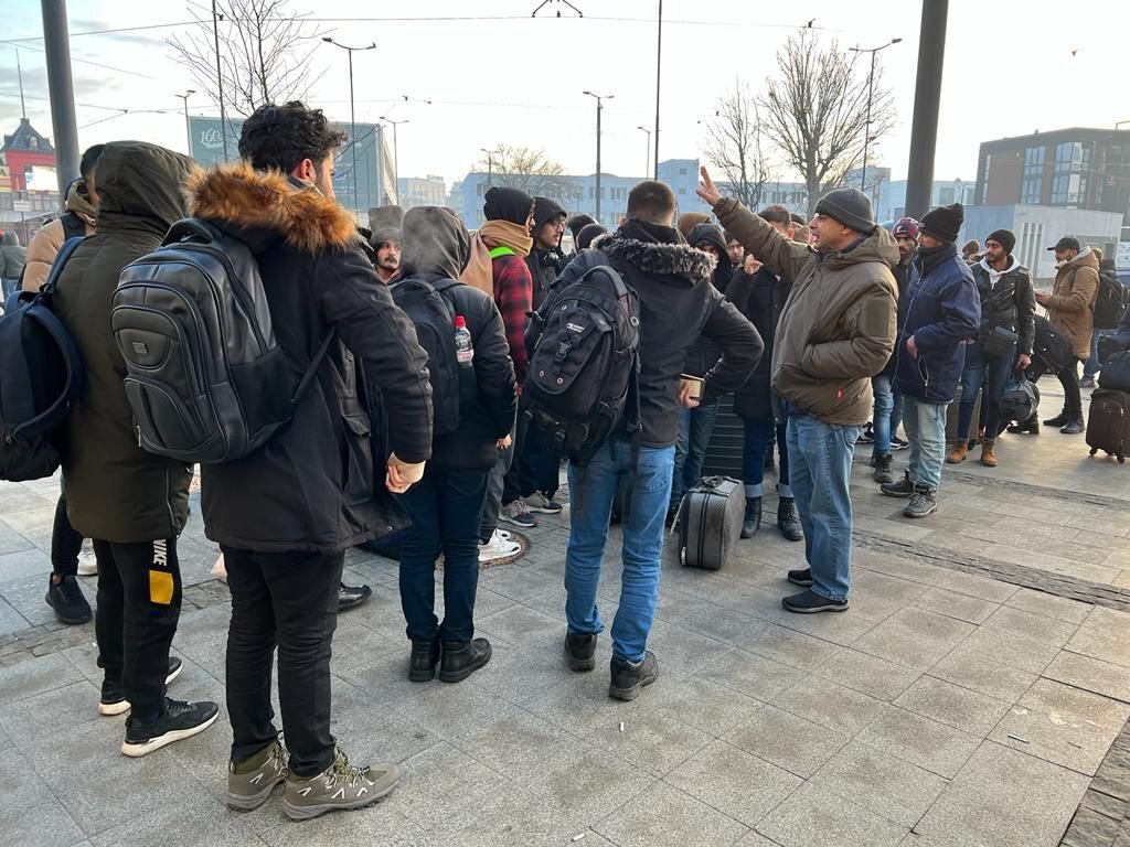 Students arrive at the Pakistani embassy's facilitation desk in Lviv, Ukraine on February 26, 2022, to be evacuated to Poland. (Photo Courtesy: Pakistan Embassy in Ukraine Twitter)