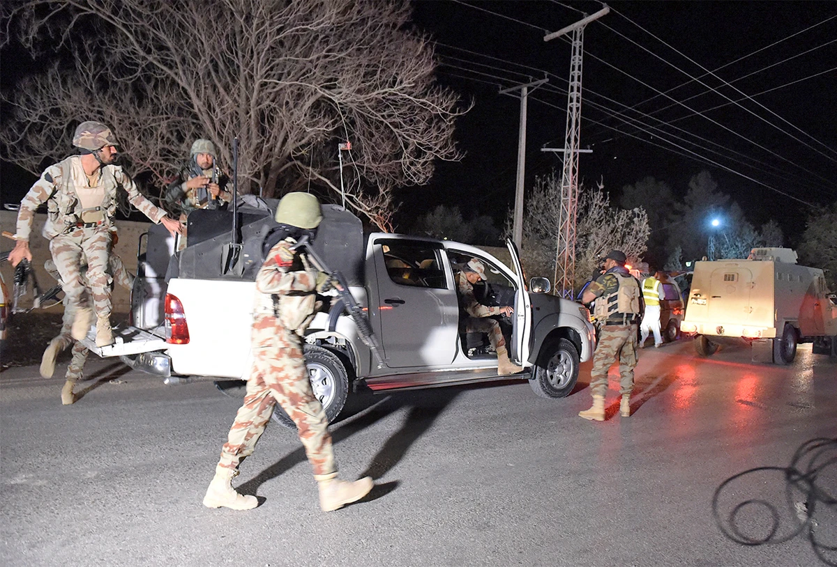 Pakistani army soldiers enter the Balochistan Police Training College in Quetta on October 24, 2016, after militants attacked the police academy. (AFP/File)