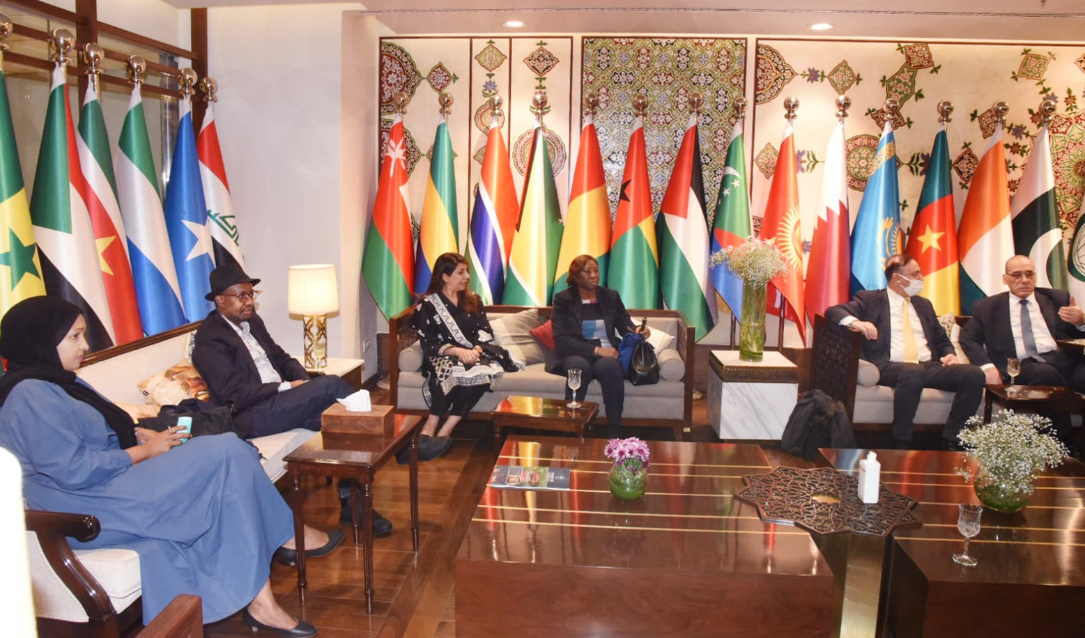 Foreign Minister of Niger, Hassoumi Massoutou (2nd from L), Foreign Minister of Cote d’ Ivoire, Kandia Camara Nee Kamissoko (3rd from R), and Deputy Foreign Minister Azerbaijan Elnur Mammadov (R) are seen together in Islamabad, March 21, 2022. (PID)