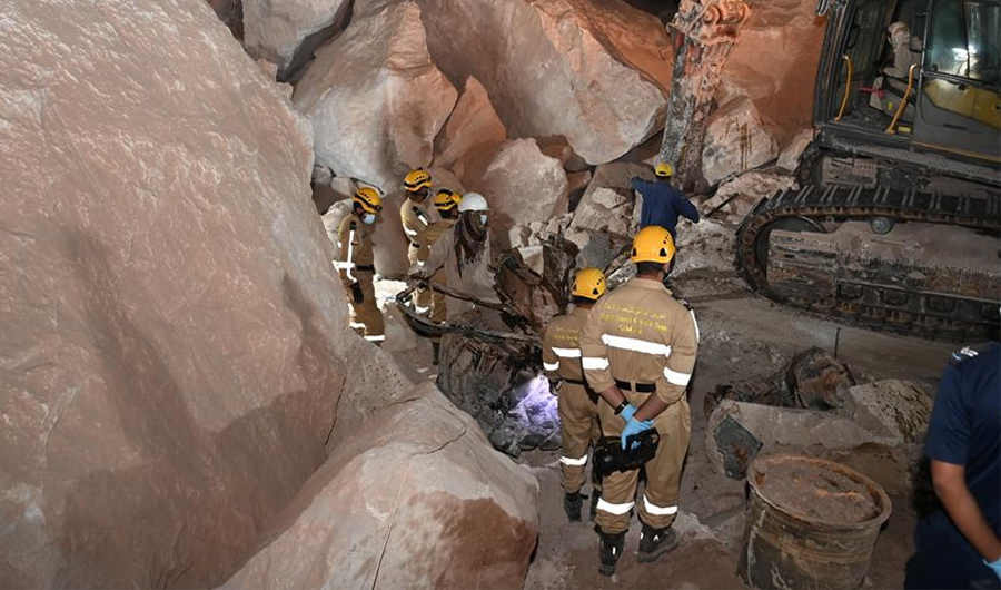Rescue workers working in a mine collapsed in Ibri, Oman on March 29, 2022. (@CDAA_OMAN/Twitter)