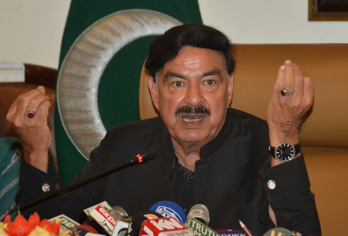 Pakistan's interior minister Sheikh Rasheed Ahmed speaks to media in Lahore, Pakistan, on March 24, 2022. (PID)