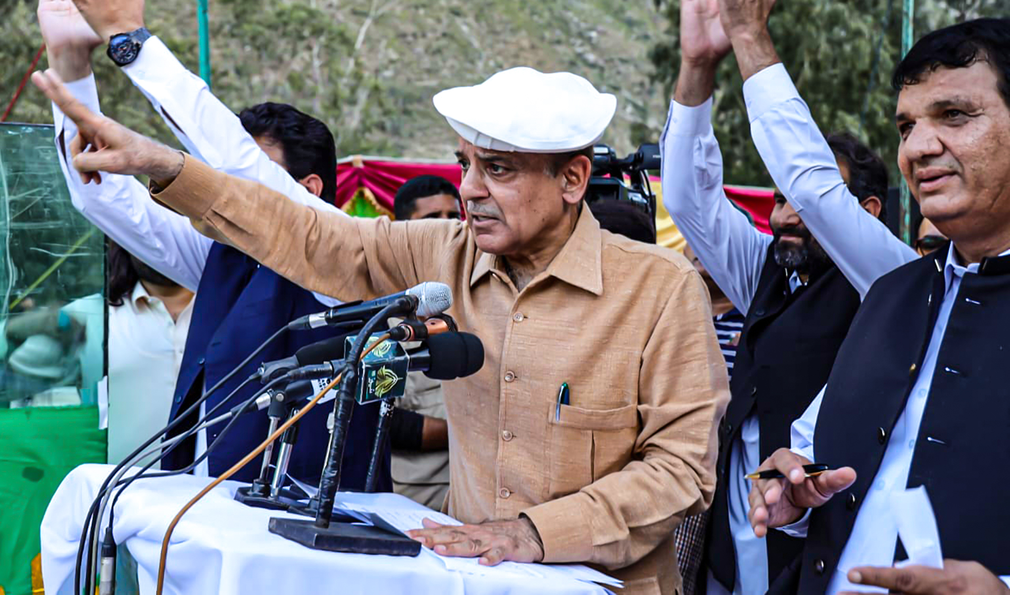 Pakistan Prime Minister Shehbaz Sharif, center, addresses a rally in Shangla district, Khyber Pakhtunkhwa, Pakistan, on May 7, 2022. (Photo courtesy: @PakPMO/Twitter)